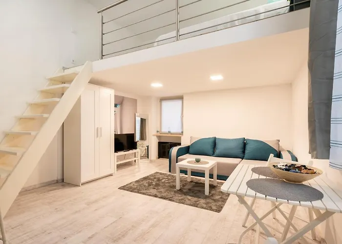 Artistic Home Apartment