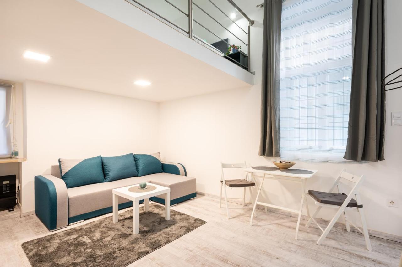 Apartment Artistic